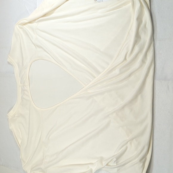 Crossover cut out back dolman sleeve oversized active tee - Picture 6 of 6